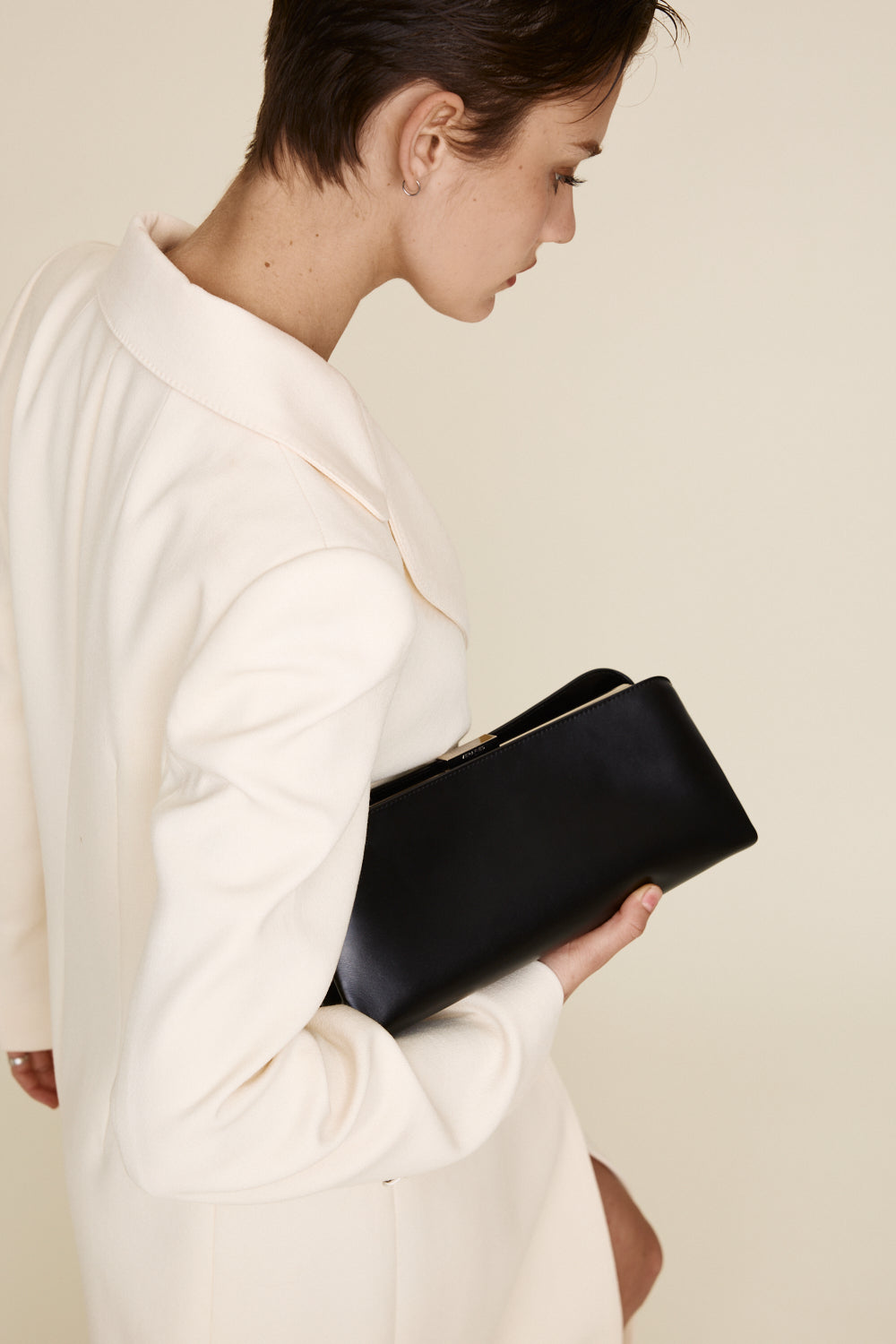 VERAFIED Silver Noir Éclair Premium Calf Leather Convertible Shoulder Clutch Bag