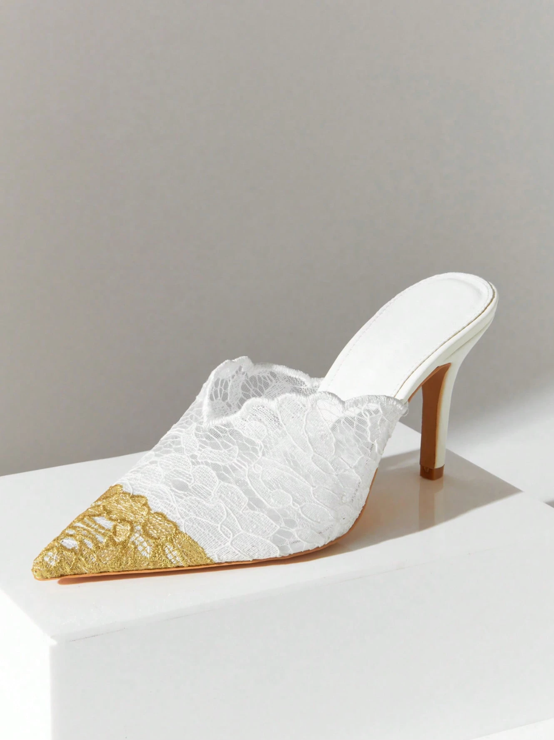 Milano Lace Pumps White